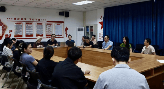 數(shù)字藝術(shù)與傳媒學(xué)院“黃歡新影視動畫大師工作室”揭牌 推動影視傳媒技術(shù)開發(fā)新篇章